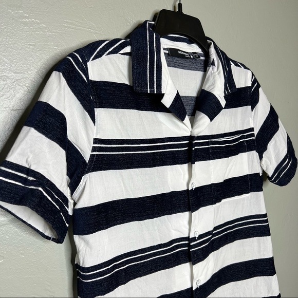 Murano Slim Fit Button Down Stripe Shirt - Picture 6 of 8